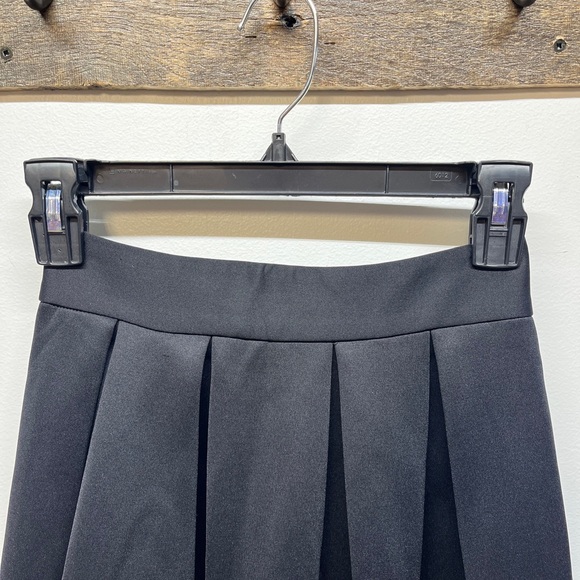 ASOS Black Pleated Knee Length Midi Skirt US Size 2 Back Zip Closure - Picture 4 of 11